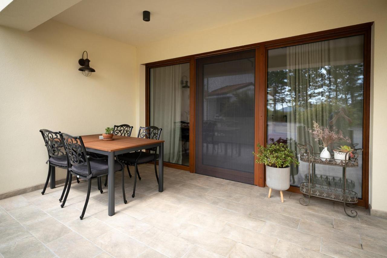Apartments Kras 24 With Pool Сезана Экстерьер фото