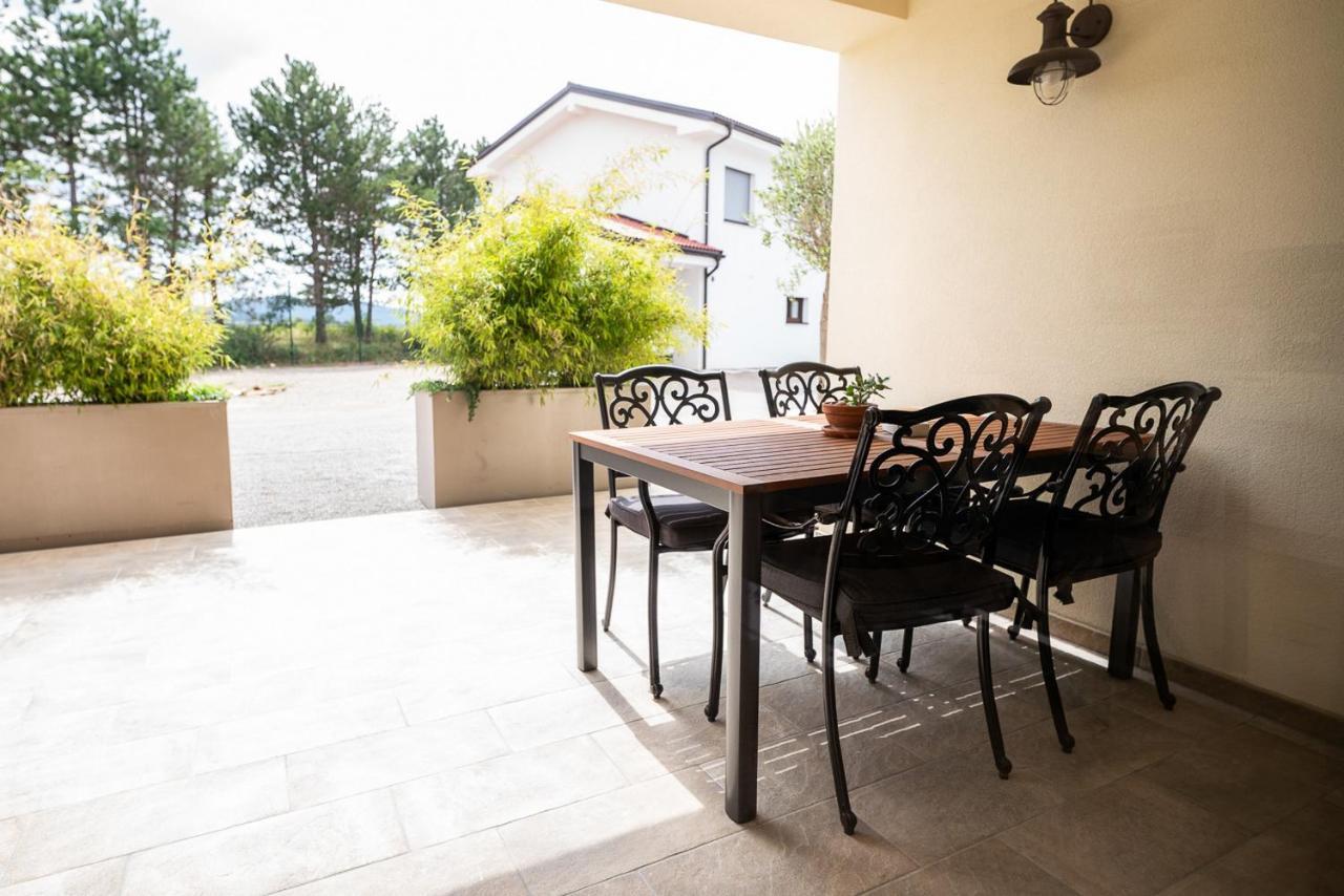 Apartments Kras 24 With Pool Сезана Экстерьер фото
