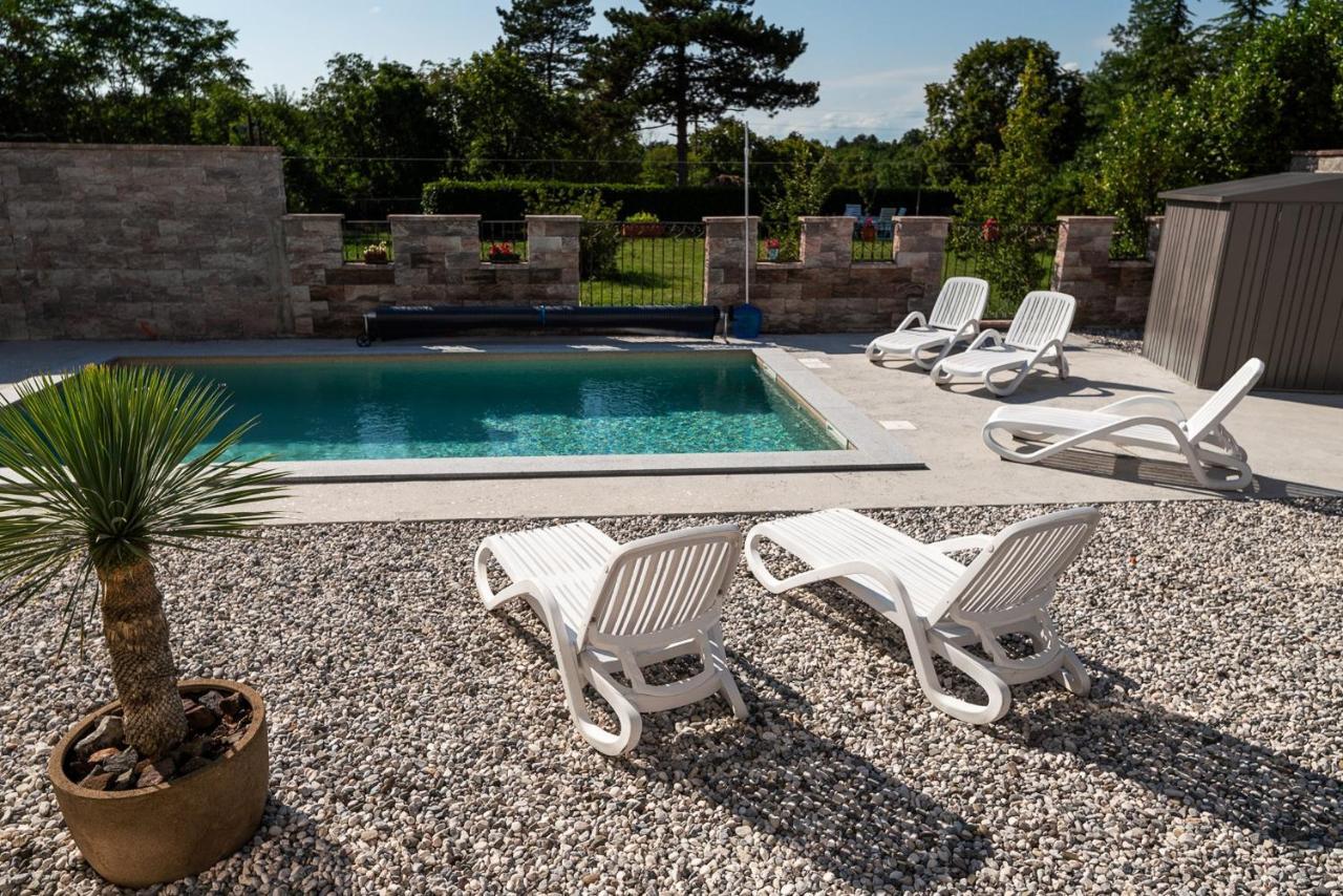 Apartments Kras 24 With Pool Сезана Экстерьер фото