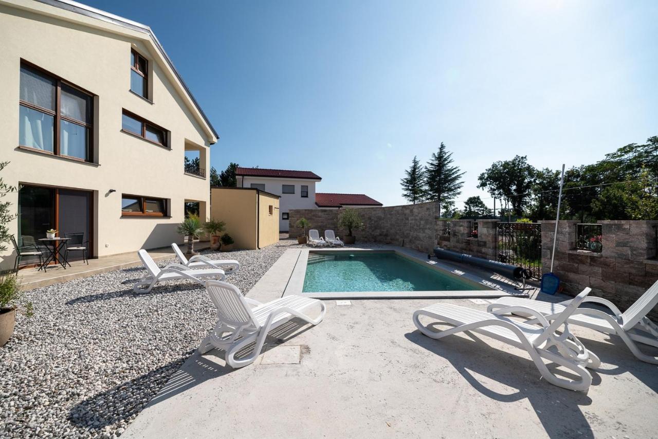 Apartments Kras 24 With Pool Сезана Экстерьер фото