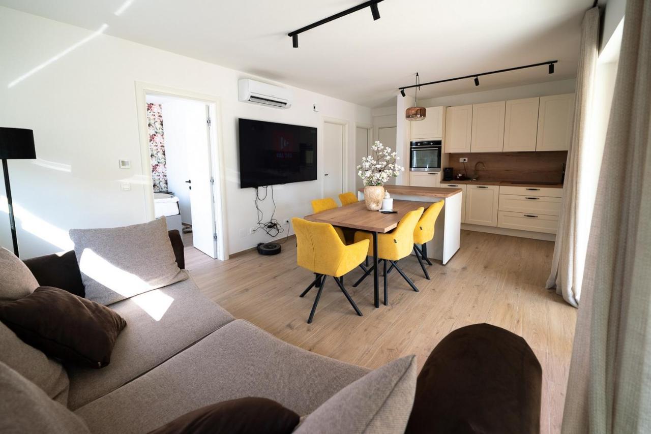Apartments Kras 24 With Pool Сезана Экстерьер фото