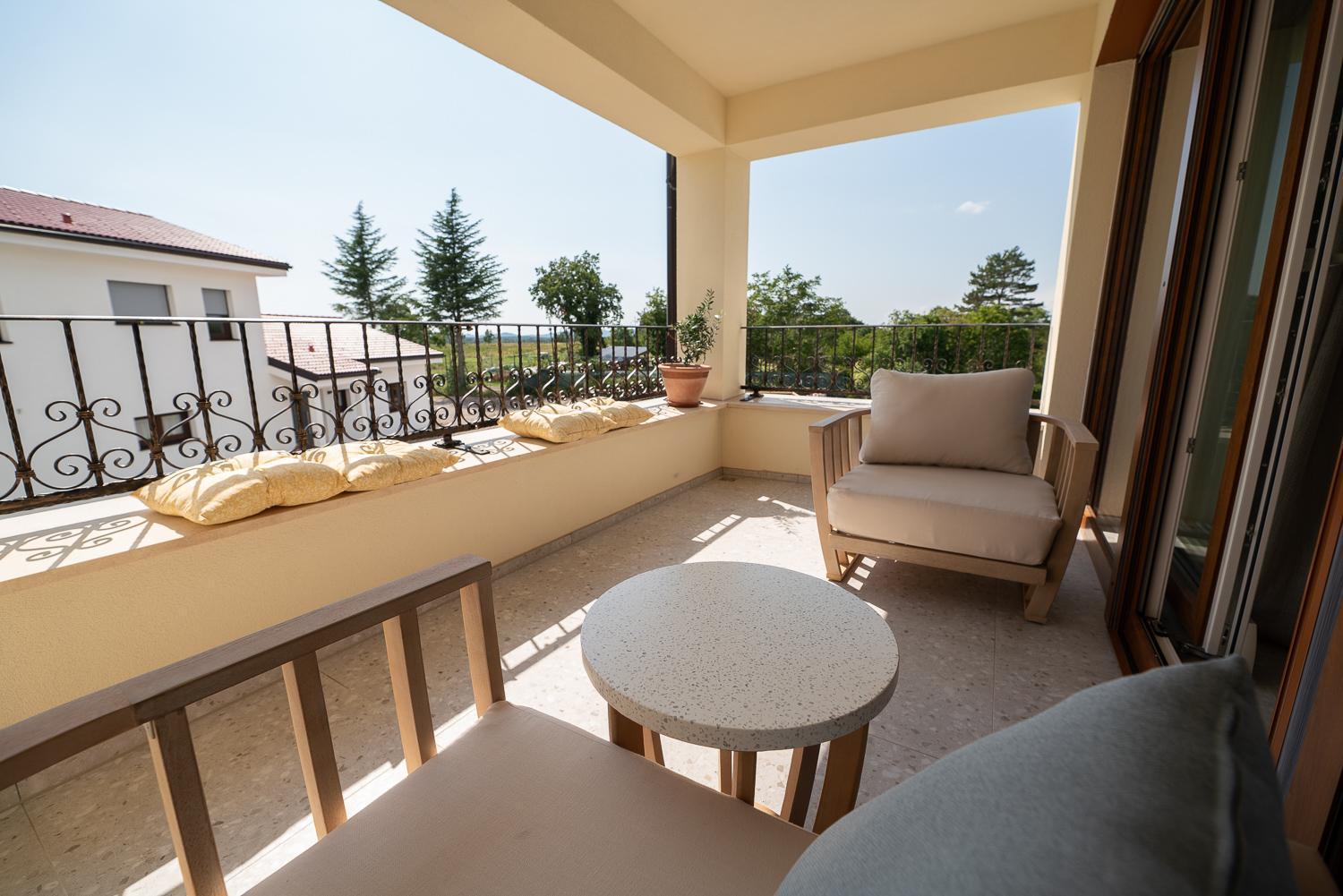 Apartments Kras 24 With Pool Сезана Экстерьер фото